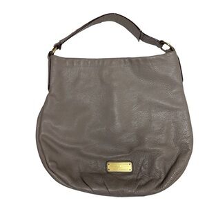 Marc Jacobs Bag Q Hiller Hobo Purse Bag Grey/Taupe Pebbled Cow Leather Shoulder